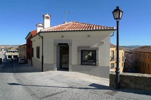 Hotel Puerta De La Santa Авила Экстерьер фото